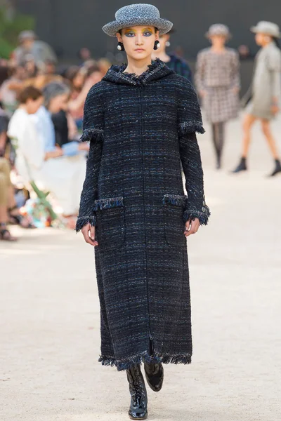 Look 14